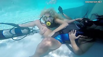Underwater Dildo Lesbian Teen 